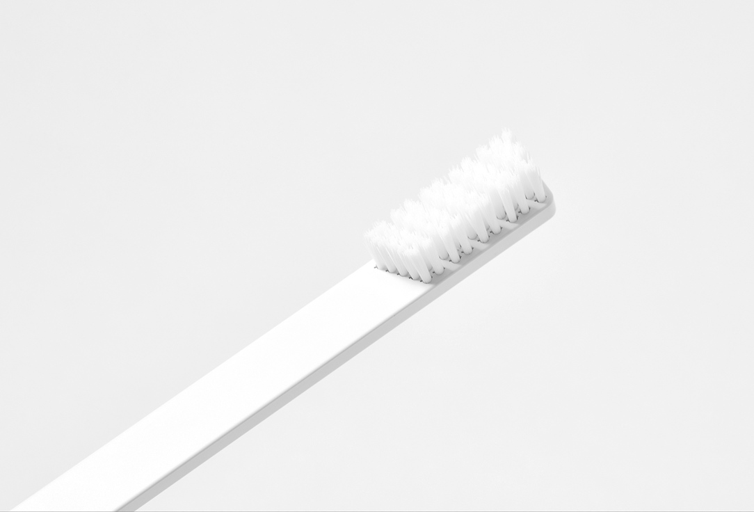 Apriori Toothbrush Medium Slim By Apriori White/Silver