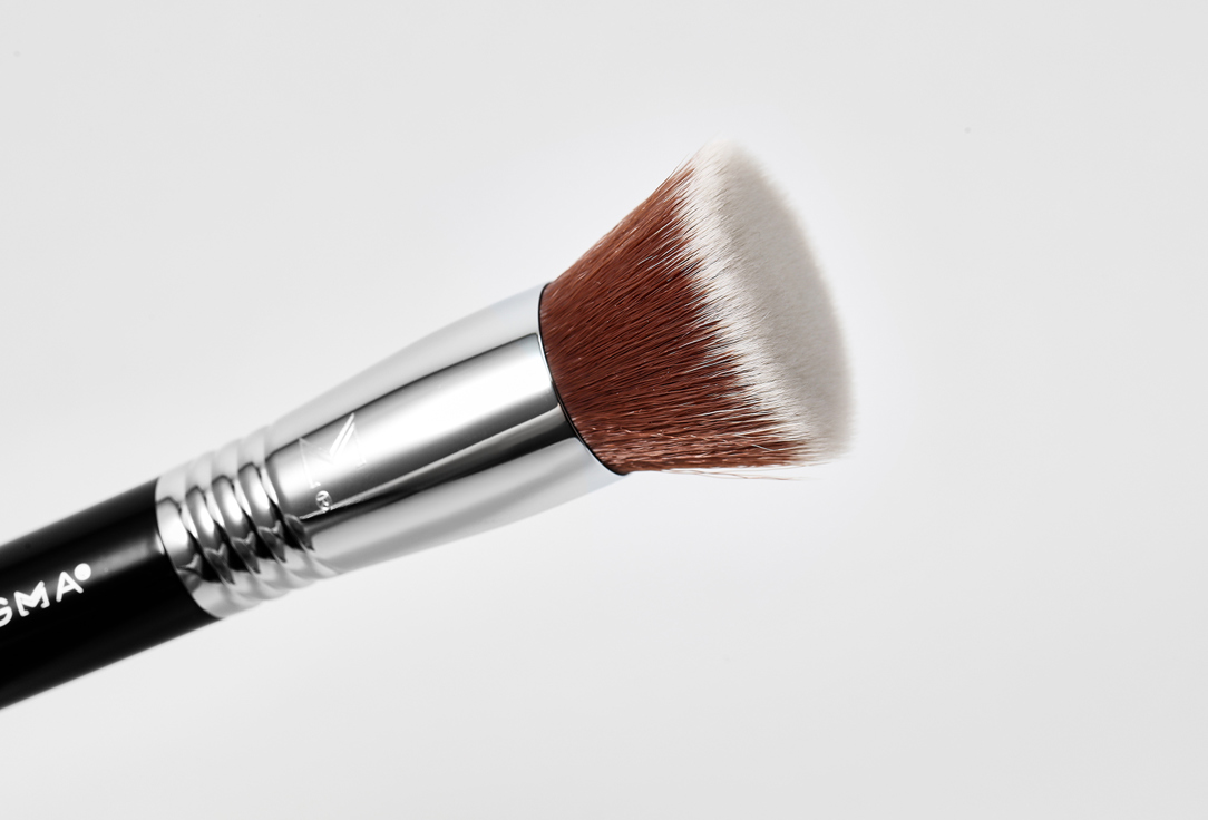 SIGMA BEAUTY FLAT KABUKI BRUSH F80