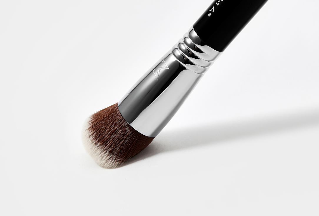 SIGMA BEAUTY ROUND KABUKI BRUSH F82