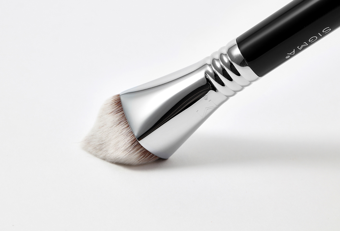 SIGMA BEAUTY KABUKI BRUSH 4DH