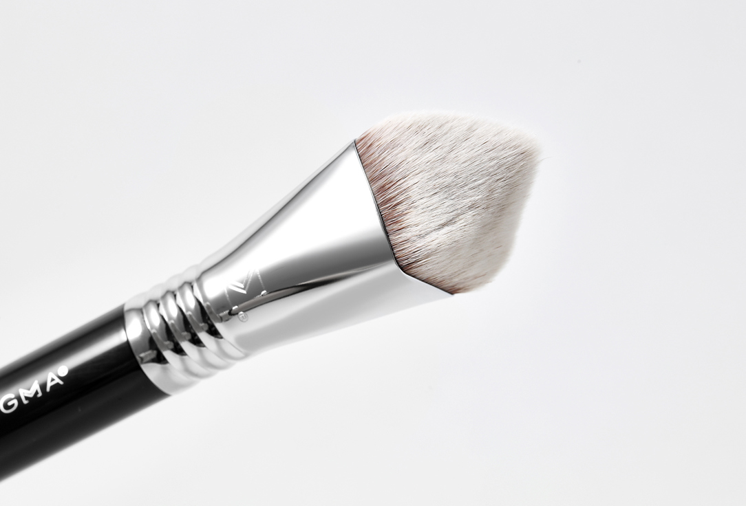 SIGMA BEAUTY KABUKI BRUSH 4DH