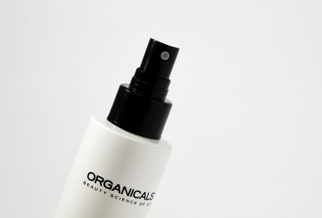 ORGANICALS Volumizing Hair Spray Shape before dry