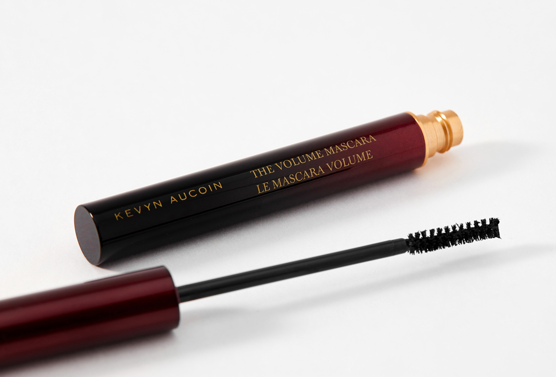 Kevyn Aucoin  Volume Mascara Rich Pitch Black