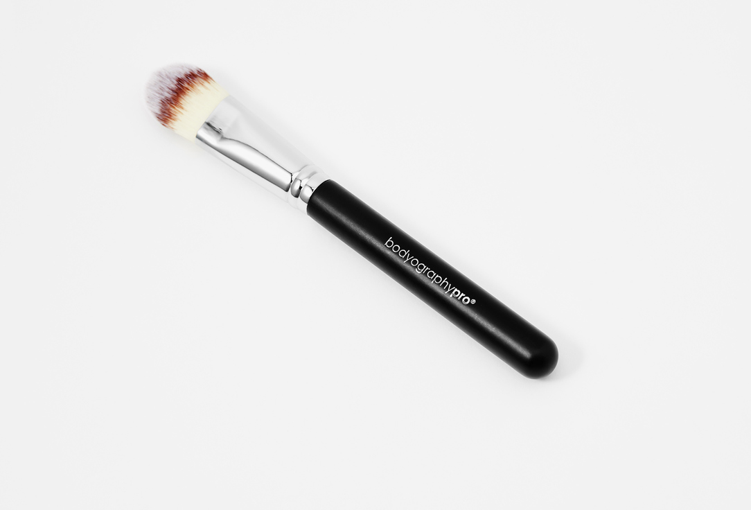 BODYOGRAPHY Foundation Brush  smooth application