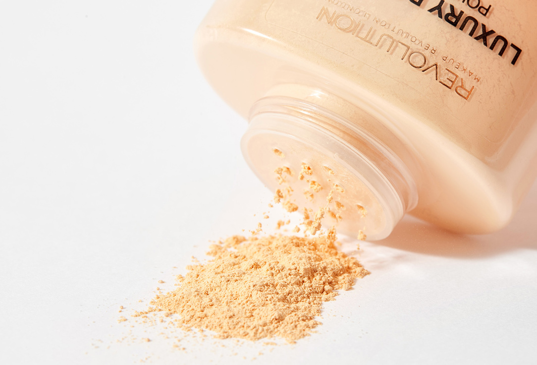 MakeUp Revolution Mattifying Loose Powder Baking Powder